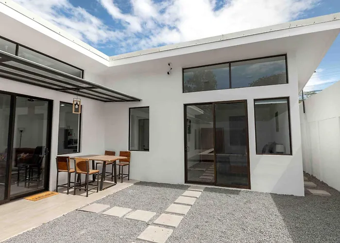 Casa Aurora Oasis With Private Patio & Pool *