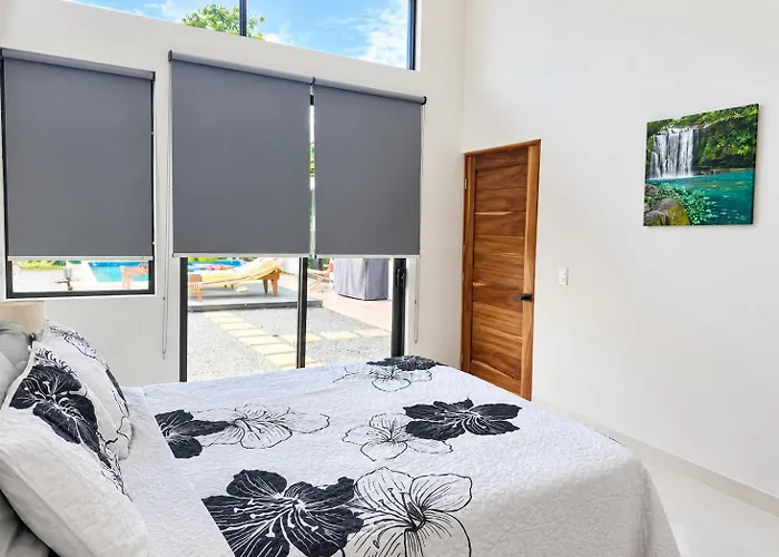 Casa Aurora Oasis With Private Patio & Pool Villa *